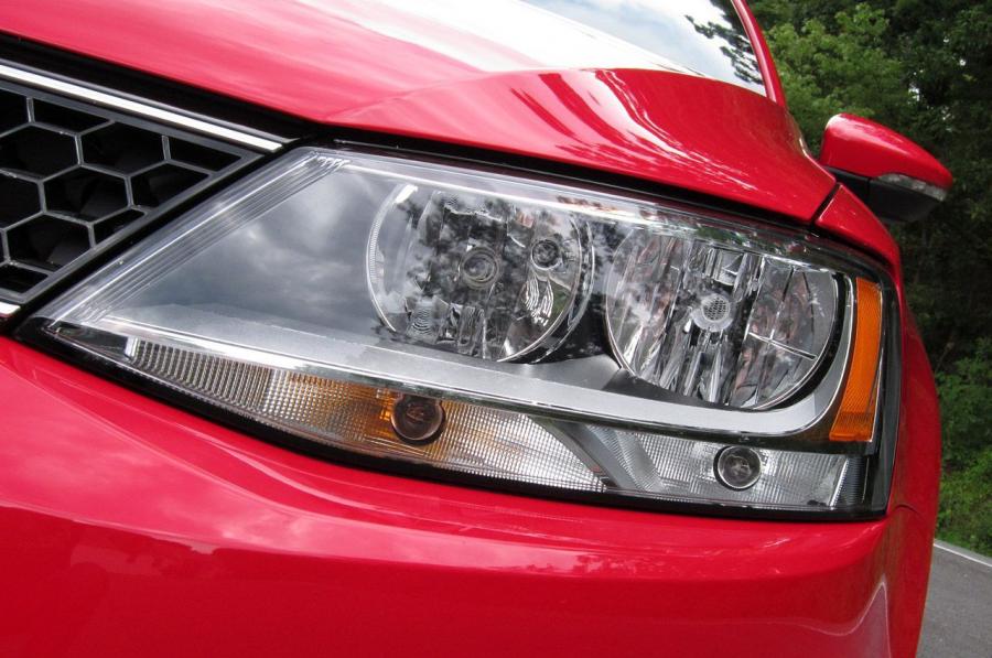  Volkswagen Jetta GLI 2012 года  (фото 2 из 49)